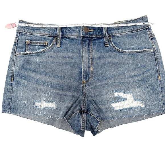 NWT High-Rise Blue Distressed Denim Shorts Size 8 - Picture 9 of 10